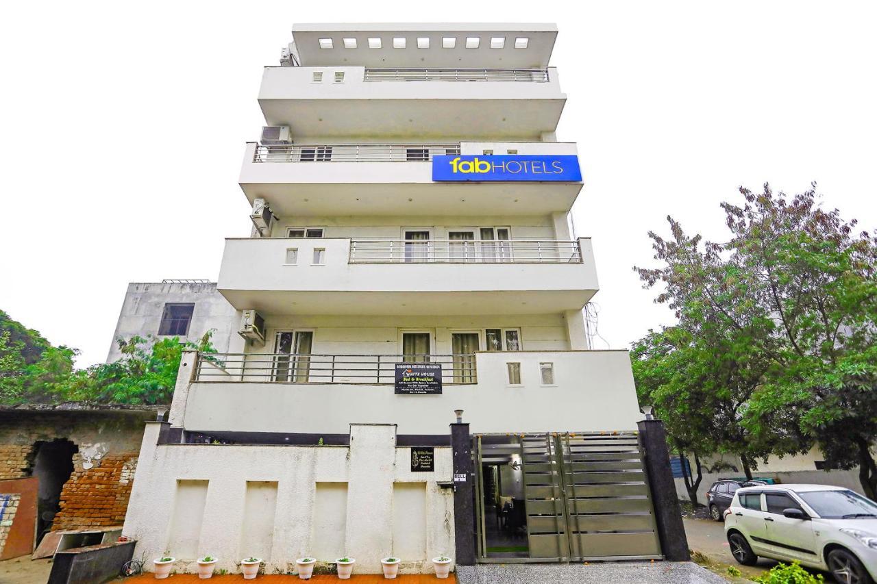 Fabhotel White House Bnb - Nr Yashobhoomi Convention Centre Delhi  Extérieur photo