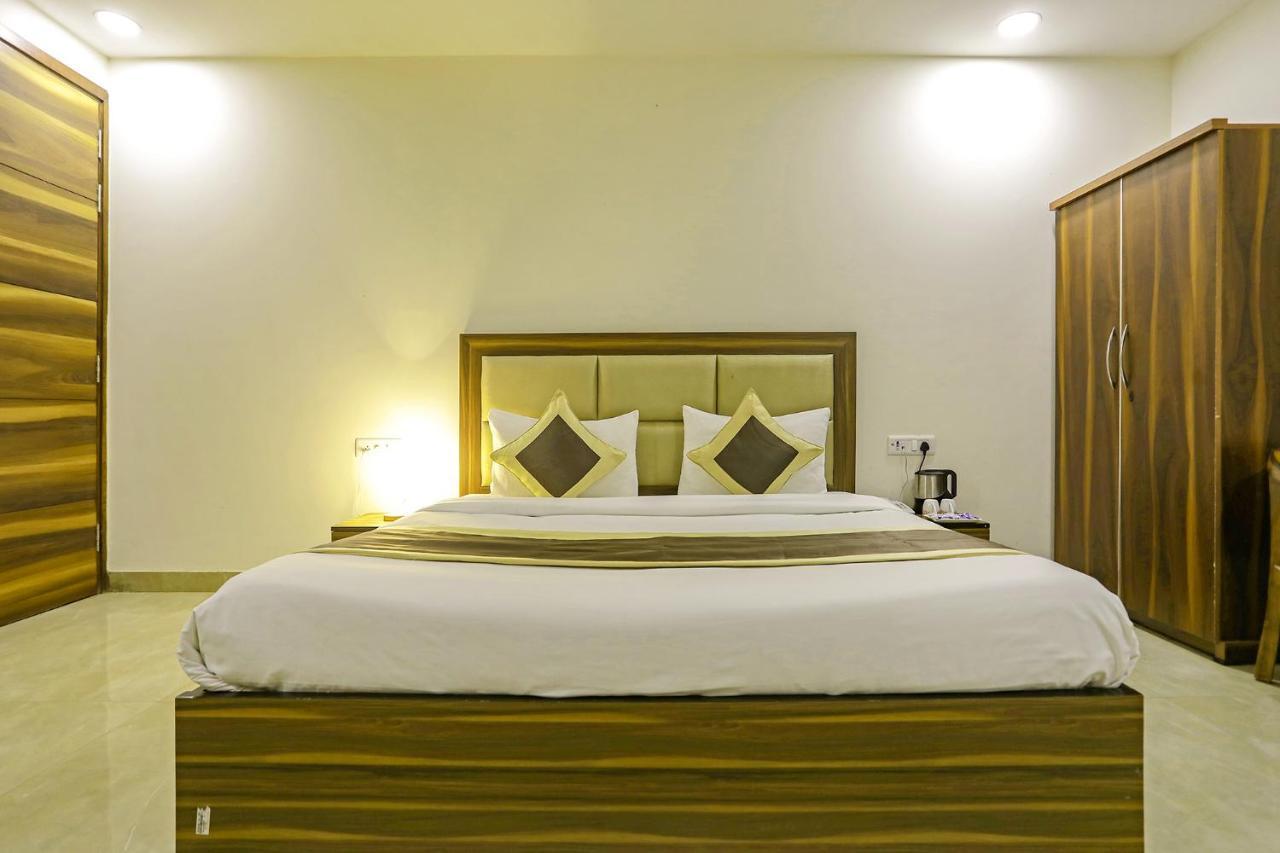 Fabhotel White House Bnb - Nr Yashobhoomi Convention Centre Delhi  Extérieur photo