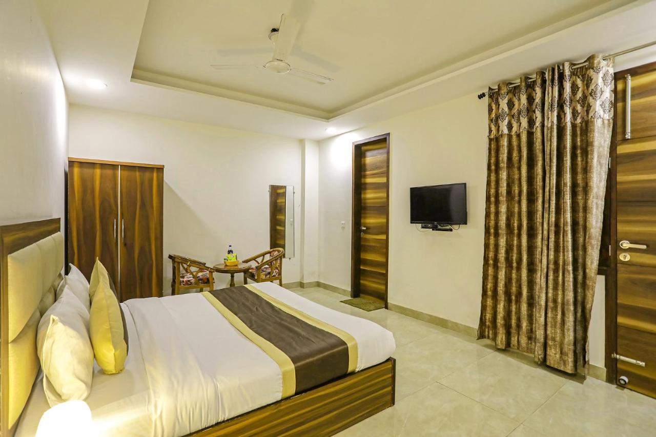 Fabhotel White House Bnb - Nr Yashobhoomi Convention Centre Delhi  Extérieur photo