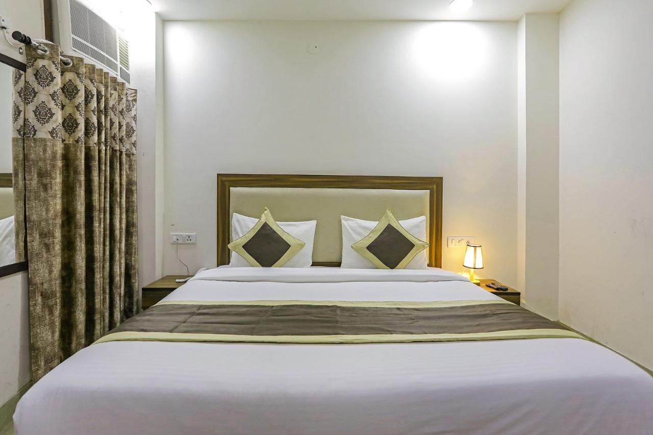 Fabhotel White House Bnb - Nr Yashobhoomi Convention Centre Delhi  Extérieur photo