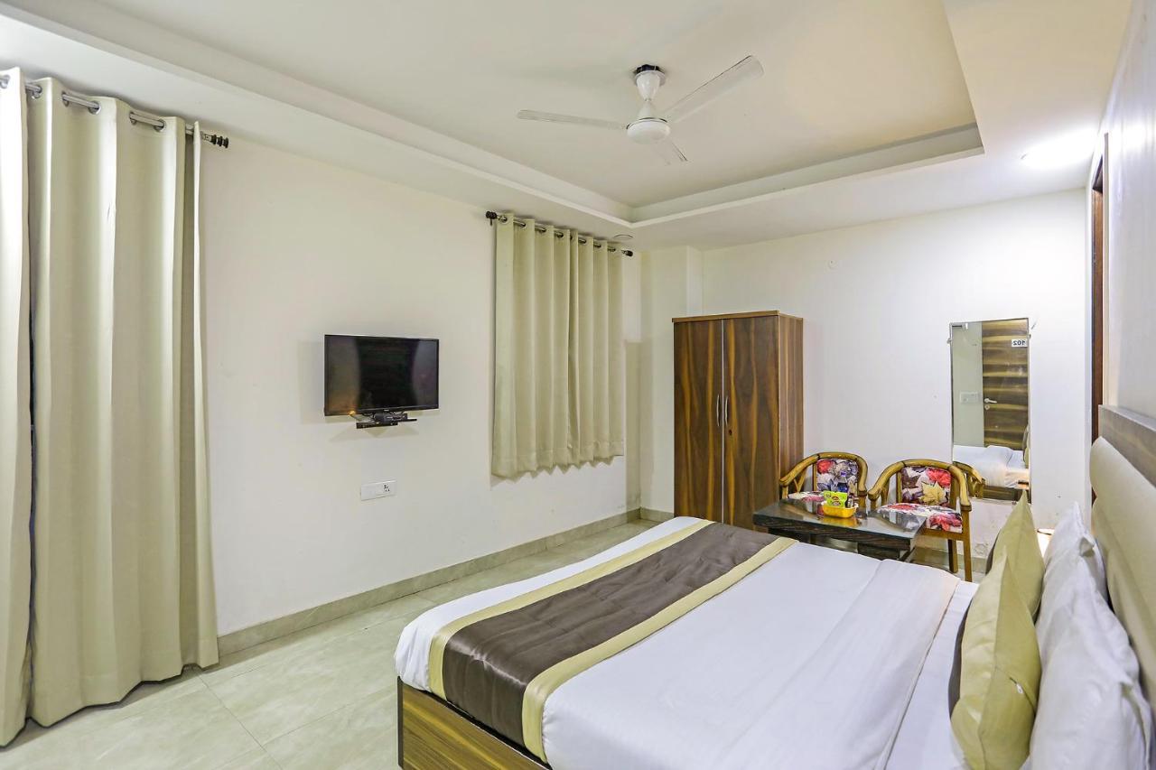 Fabhotel White House Bnb - Nr Yashobhoomi Convention Centre Delhi  Extérieur photo