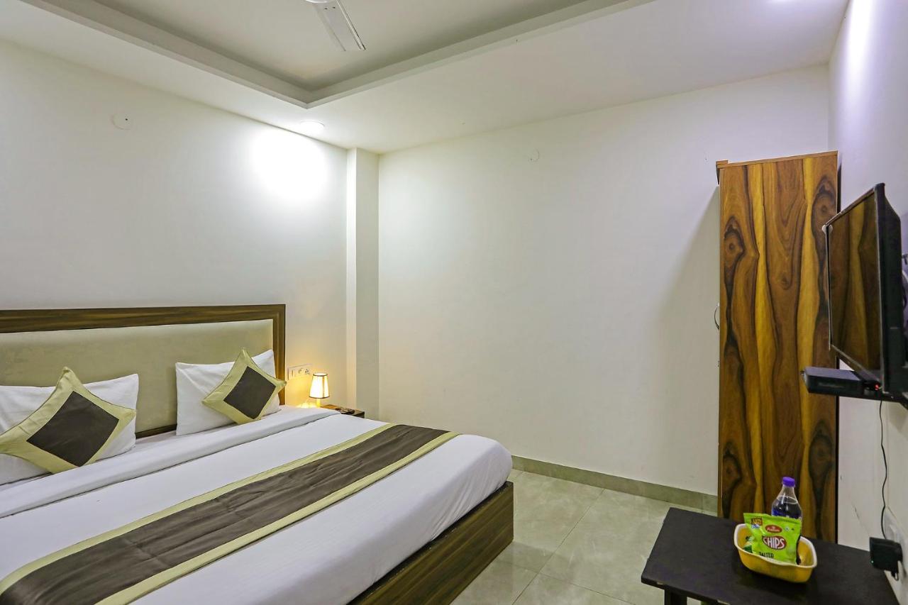 Fabhotel White House Bnb - Nr Yashobhoomi Convention Centre Delhi  Extérieur photo