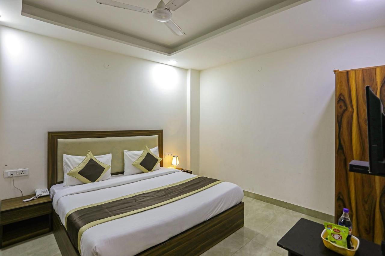 Fabhotel White House Bnb - Nr Yashobhoomi Convention Centre Delhi  Extérieur photo